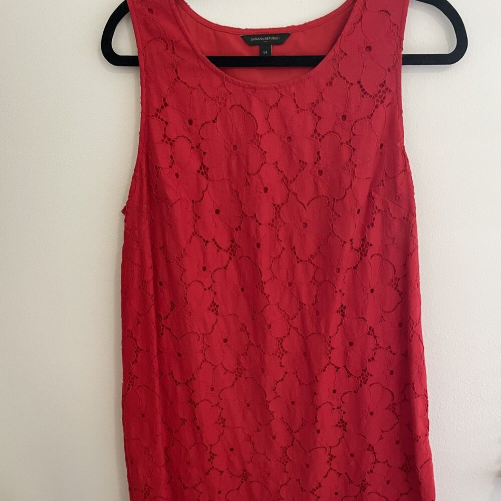 Banana Republic woman's dress size 14 Red eyelet sheath sleeveless/lined